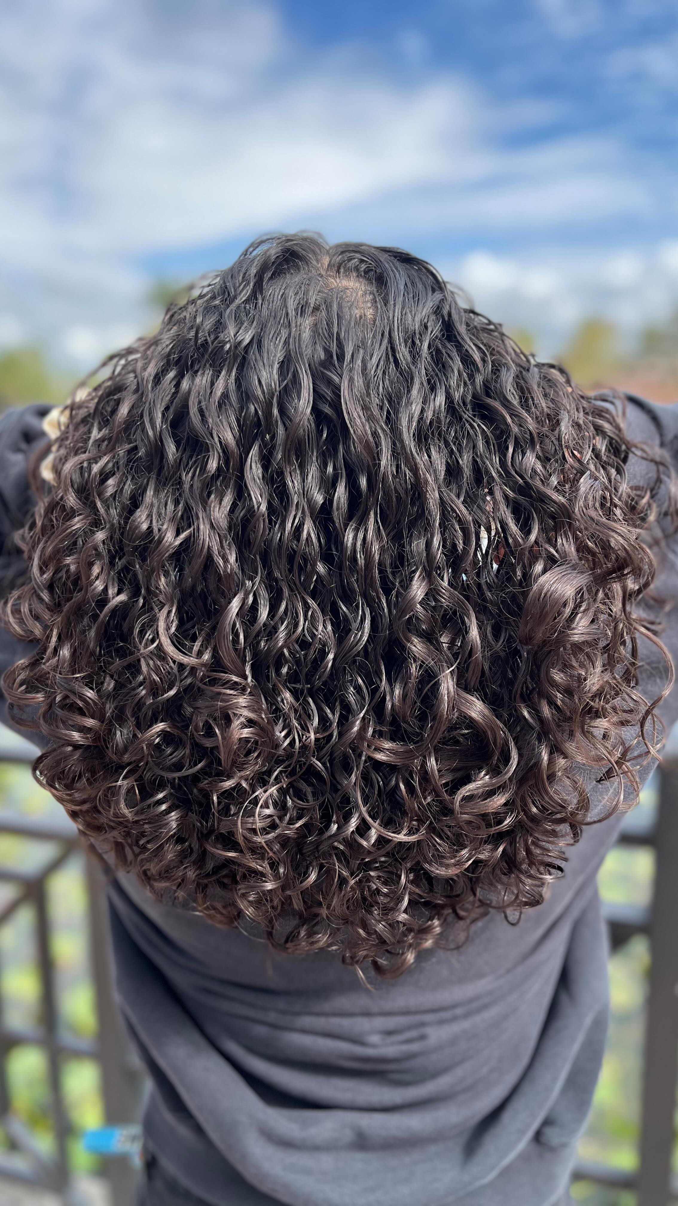 AleJr Salon hair styling gallery image 31